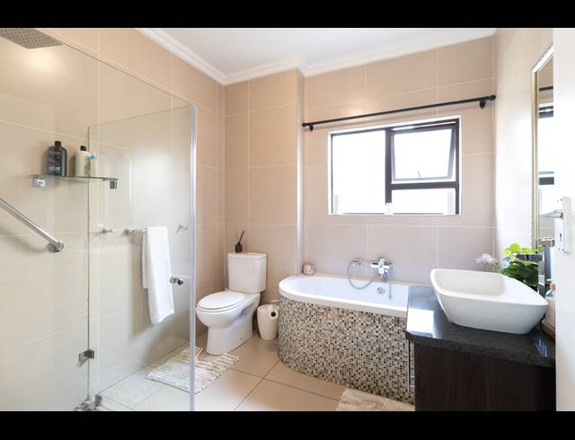 4 BEDROOM HOUSE TO LET IN SILVERWOODS COUNTRY ESTATE